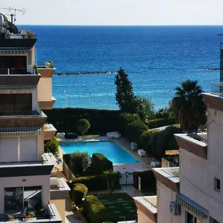 Grand C.a. Apartament Limassol
